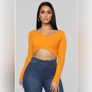 In The Middle Crop Top - Large